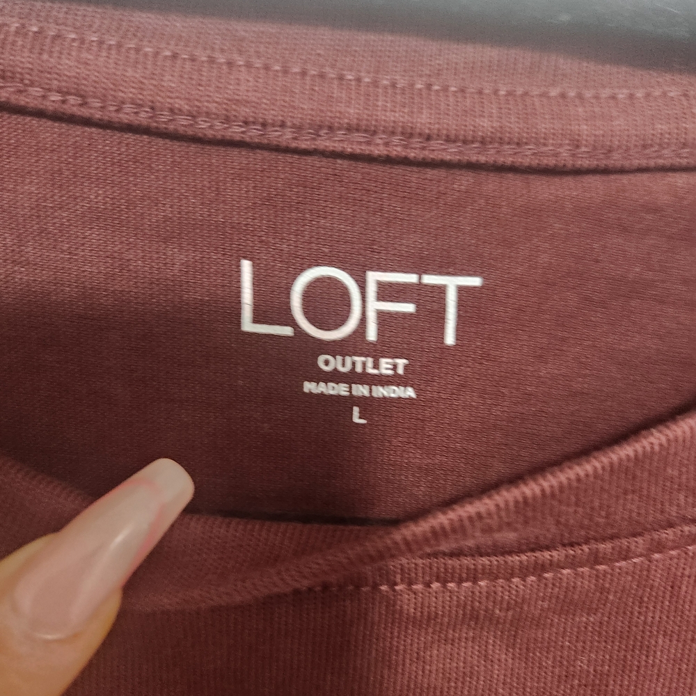 LOFT Women's Maroon Short Sleeve Tee - Picture 3 of 7